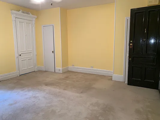 Rented by Chartwell Manhattan Realty | media 14