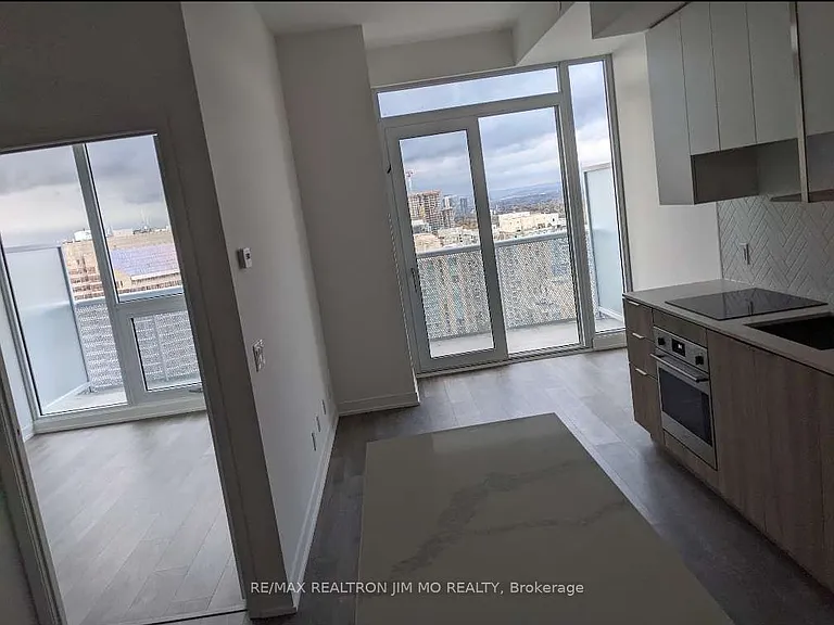 15 Holmes Ave #3006 — Photo 3