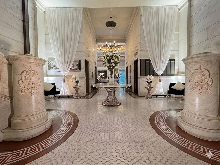 HWH Luxury Living — Photo 9
