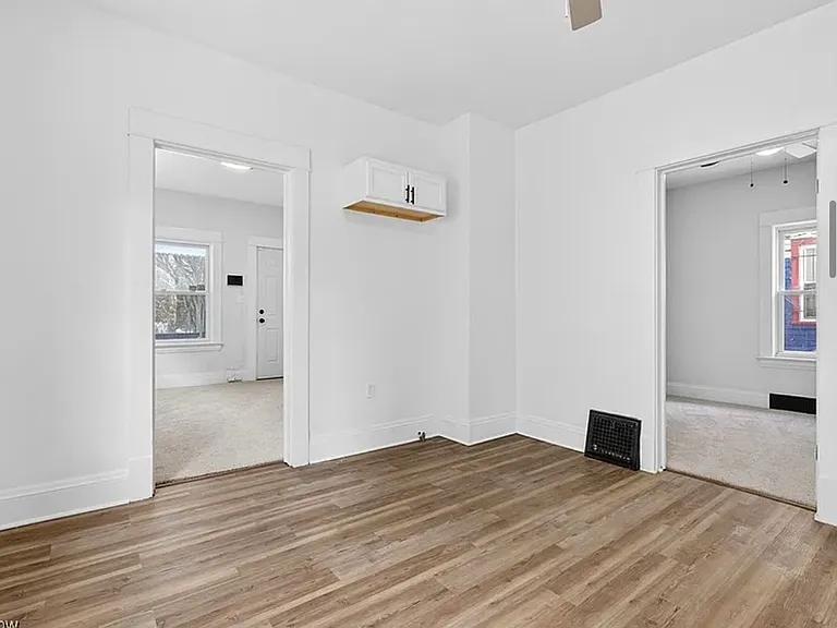 9418 Parkview Ave — Photo 4