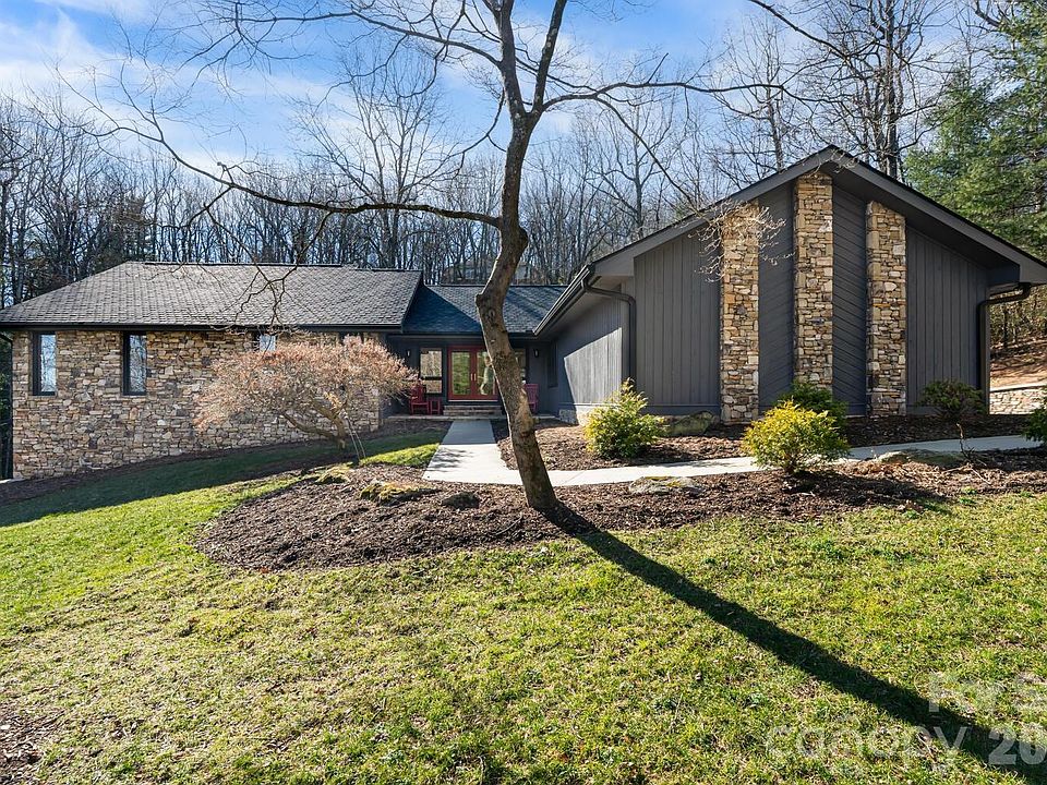 1st image of 229 Greenleaf Dr