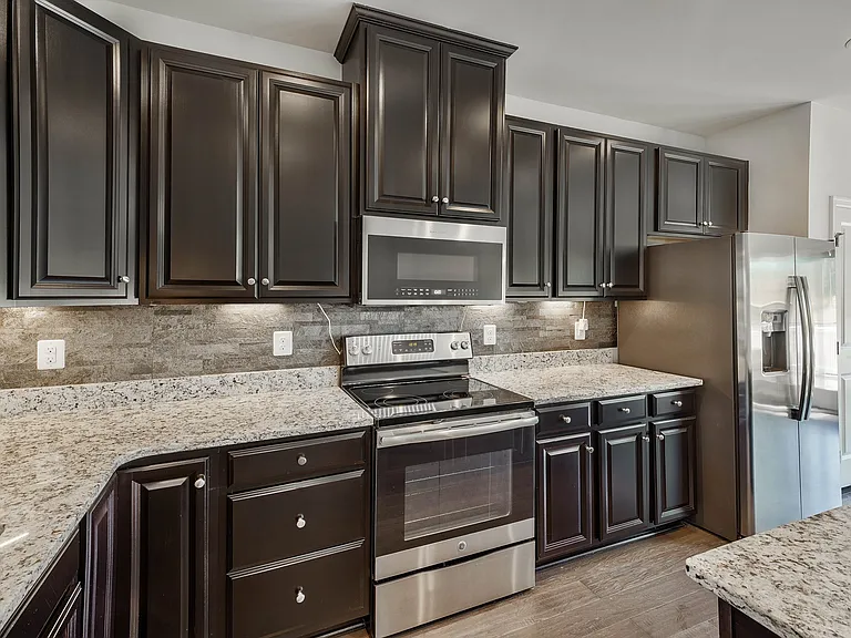 10711 Hinton Way — Photo 16