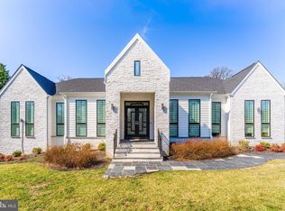 908 Walker Rd, Great Falls, VA 22066