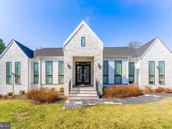 908 Walker Rd, Great Falls, VA 22066