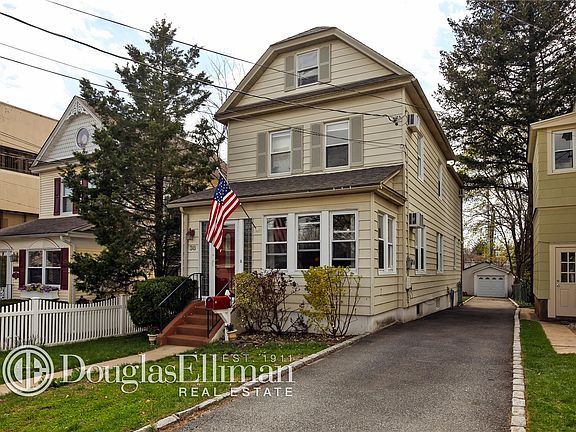 5th image of 38 N Bayles Ave