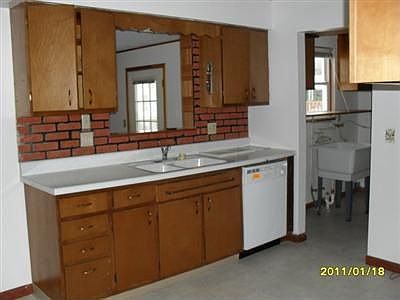 3rd image of 1233 Hulett Ave
