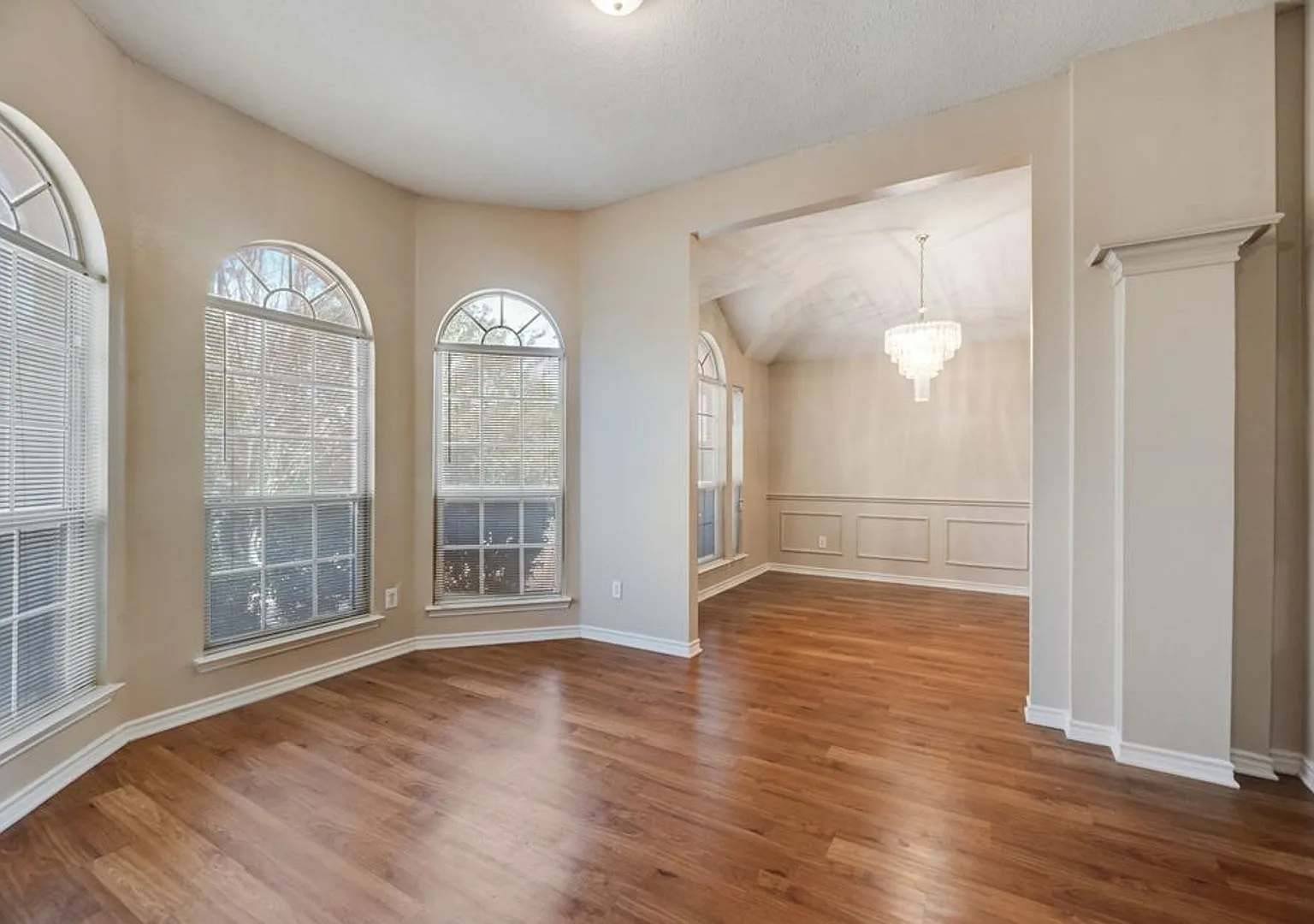 Beautiful 4-Bedroom Home with Exceptional Space — Photo 2