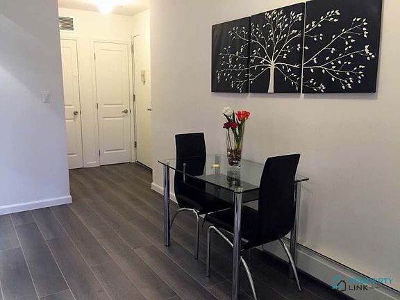 4th image of 145 Mulberry St APT 5B