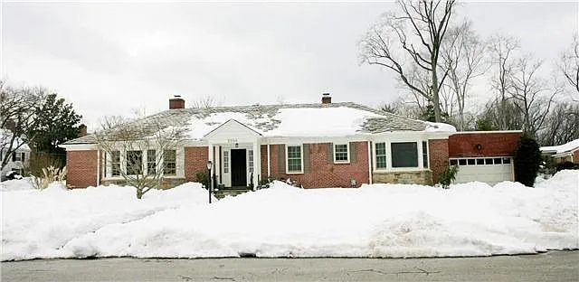 2000 Trumbull Ter NW photo 1