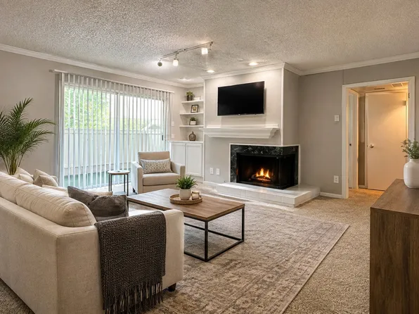 7832 Royal Ln APT 211, Dallas, TX 75230