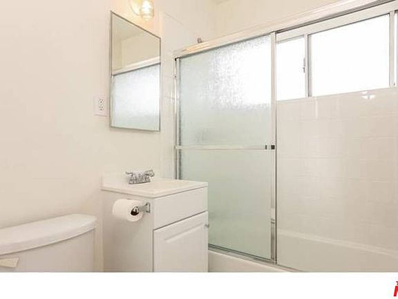 5th image of 1963 17th St APT 6