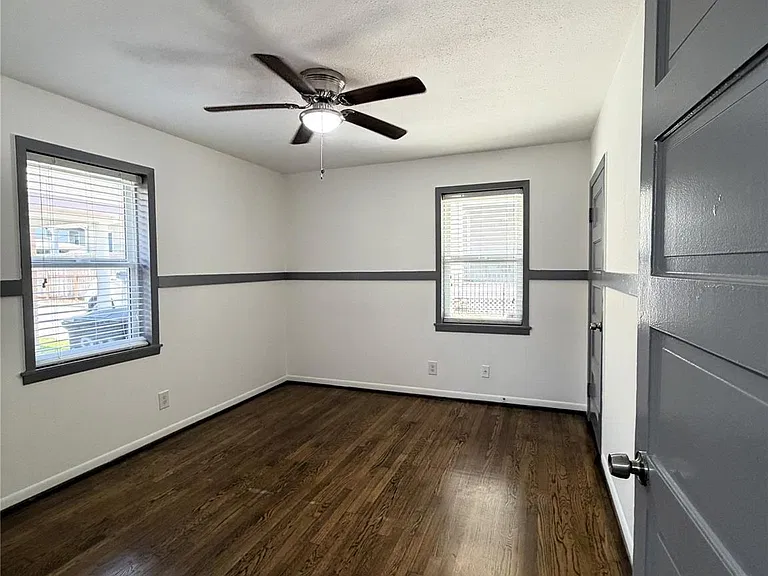 815 Waverly St — Photo 6