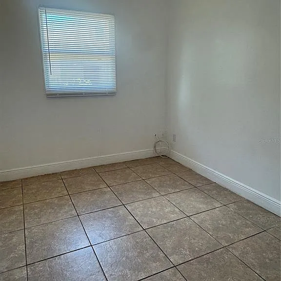 930 Emerald Dr — Photo 15