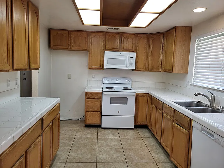 125 Serpentine Dr — Photo 13