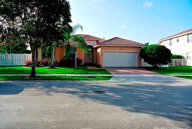 1st image of 14015 NW 15th Dr