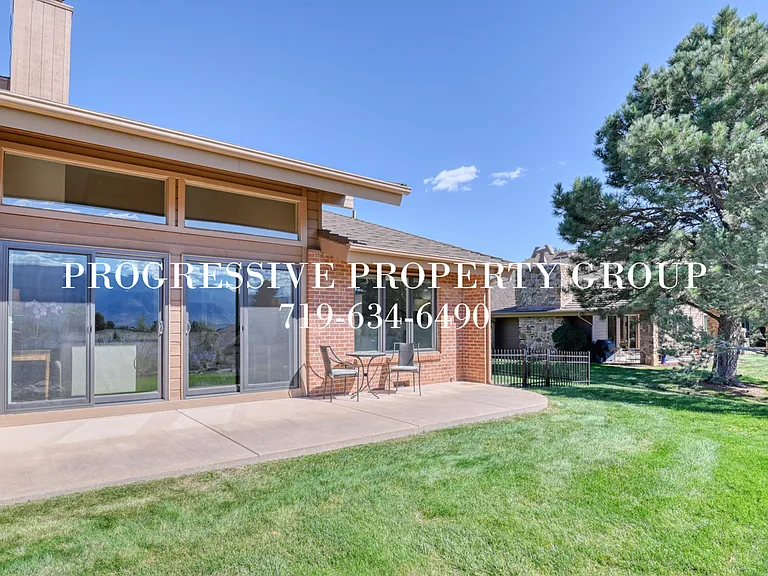 1120 Hill Cir — Photo 16