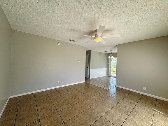 4th image of 7308 Grand Canyon Dr #B