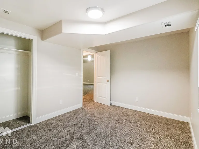2251 E Maple Dr — Photo 11
