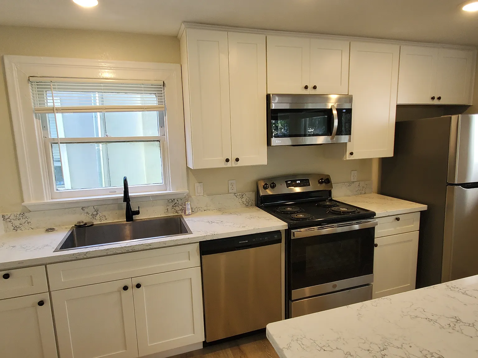 2 bed, 1100 sqft, $2,495 — Photo 2