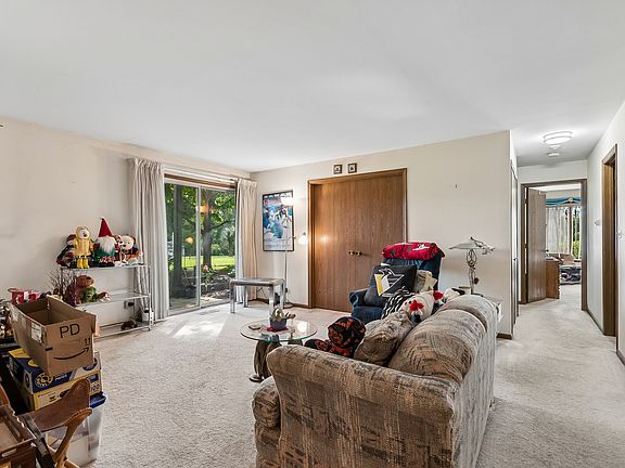 2nd image of 83 Midhurst Ct Unit 102A