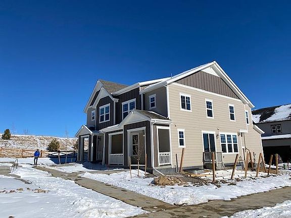 End unit to the left and open space and privacy to the side with a lot of natural light.
