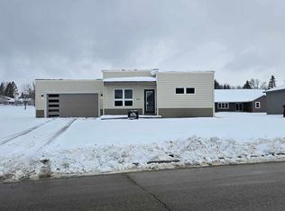 344 Sandmar Dr, Ripon, WI 54971