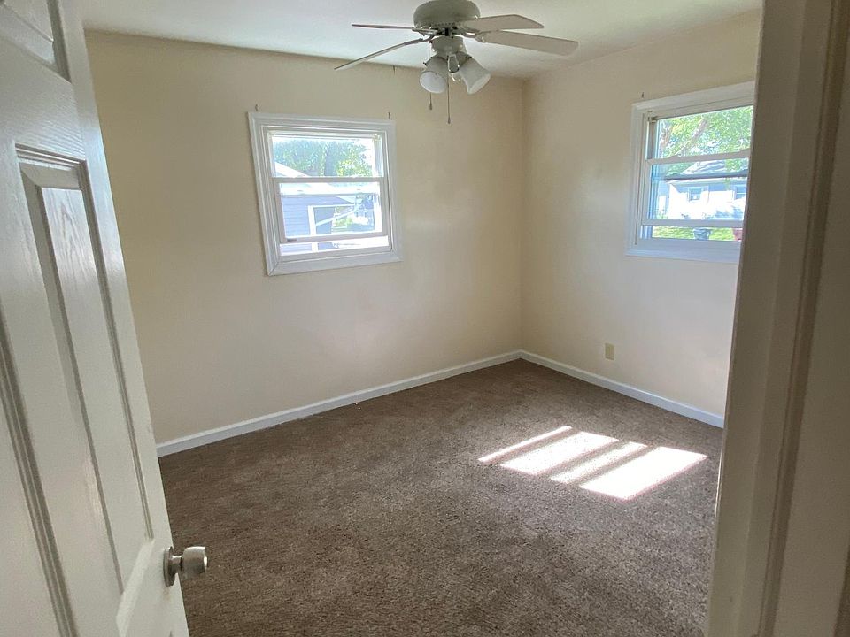 2nd image of 2590 Crestwell Pl