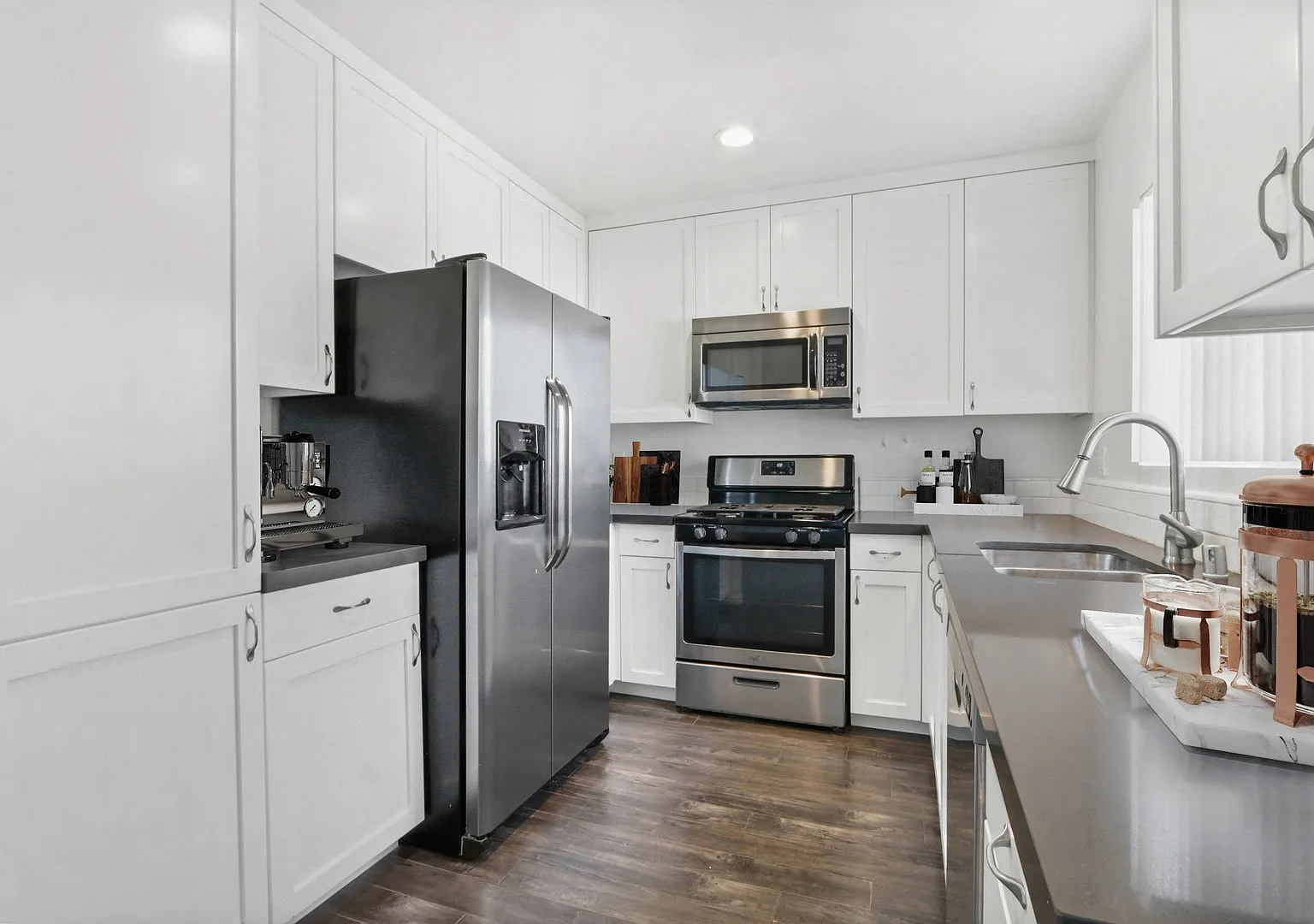 463 Rexford Drive Apartments — Photo 1