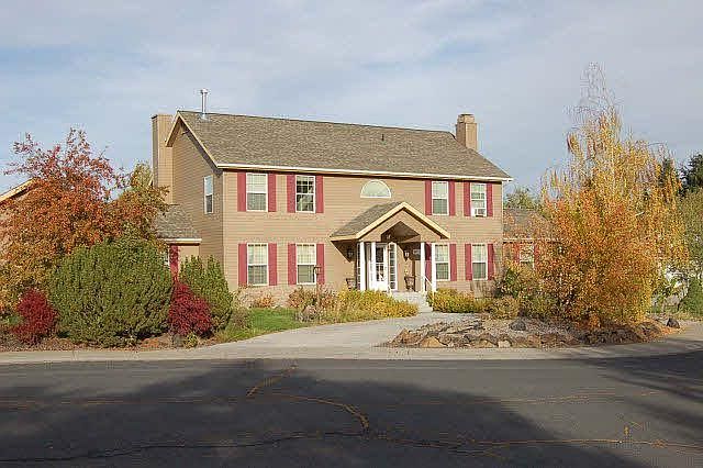 1st image of 816 SE Lori Ct