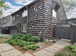 152 Lakefield Ct, Racine, WI 53402