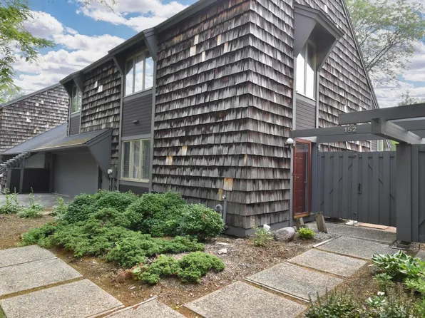 152 Lakefield COURT, Wind Point, WI 53402