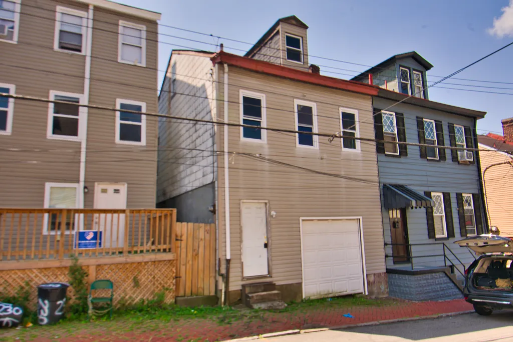 118 Fountain St photo 1