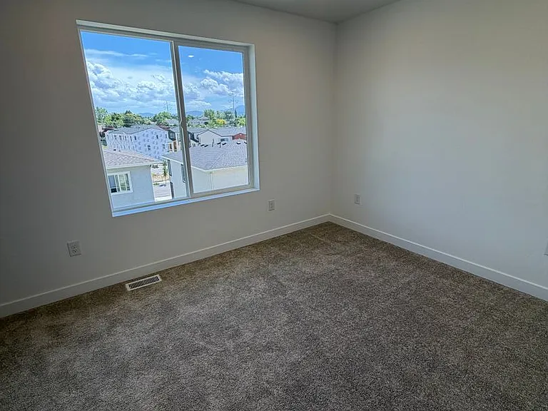 909 Bullion St — Photo 33