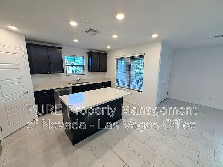815 Watford Pl — Photo 18