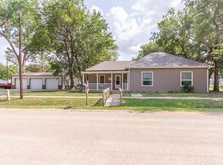 408 1st St, New Cambria, KS 67470