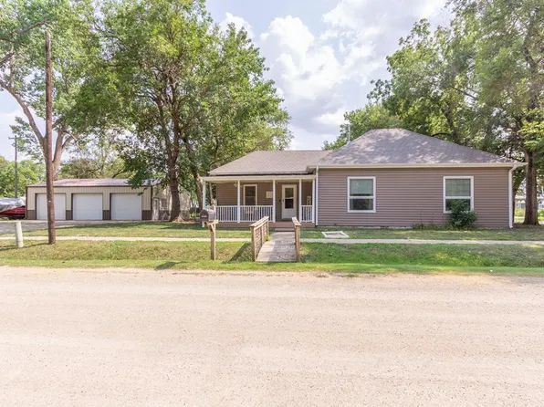408 1st St, New Cambria, KS 67470