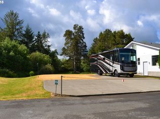 18 Pond Ln, Lakeside, OR 97449