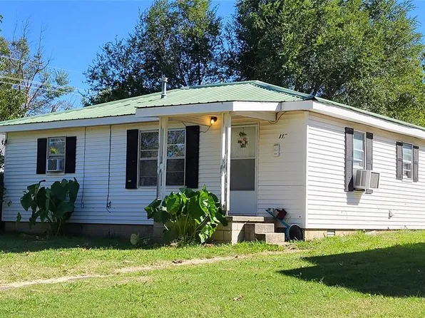 116 S 10th St, Okemah, OK 74859
