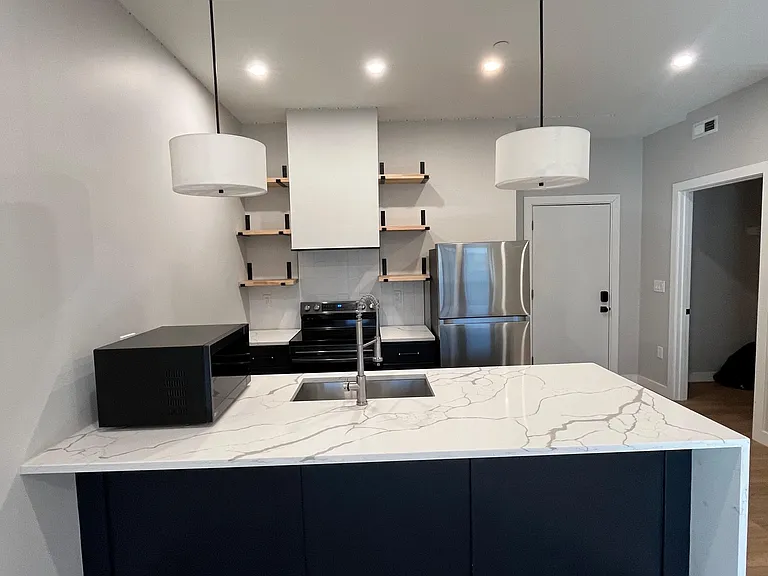 581 American Legion Hwy #101 — Photo 2