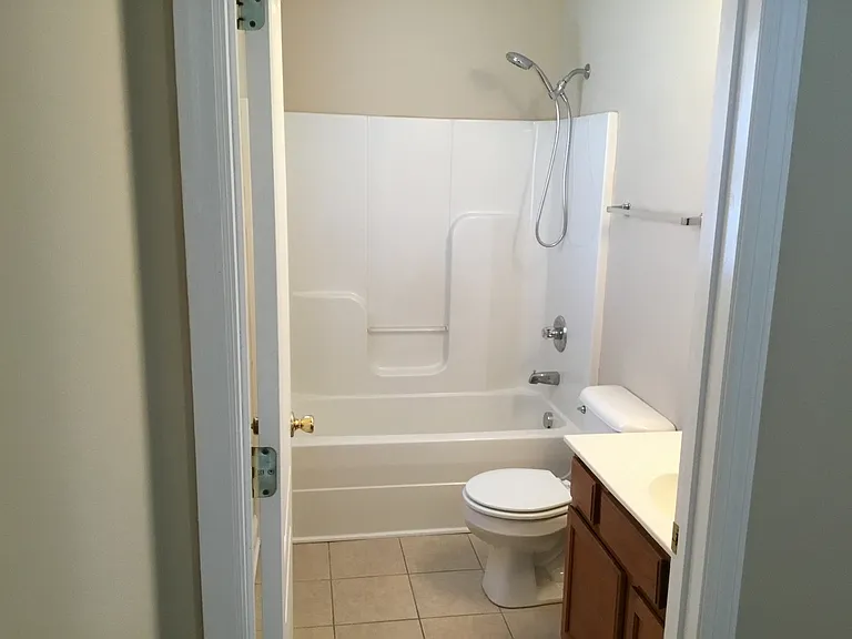 546 Hampton Way #1 — Photo 3