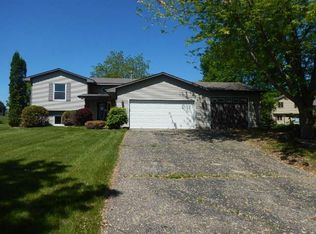 2172 Wellers Cir, Chaska, MN 55318