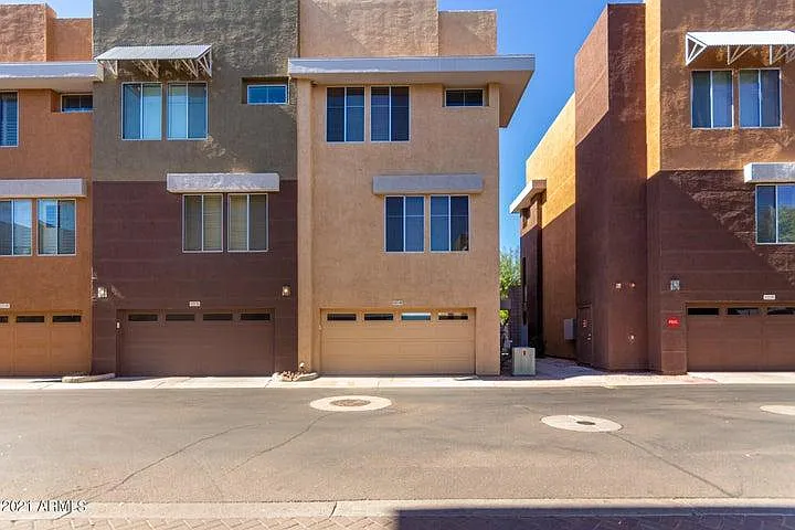 3 bed, 2.5 bath, 1784 sqft, $2,100 — Photo 3