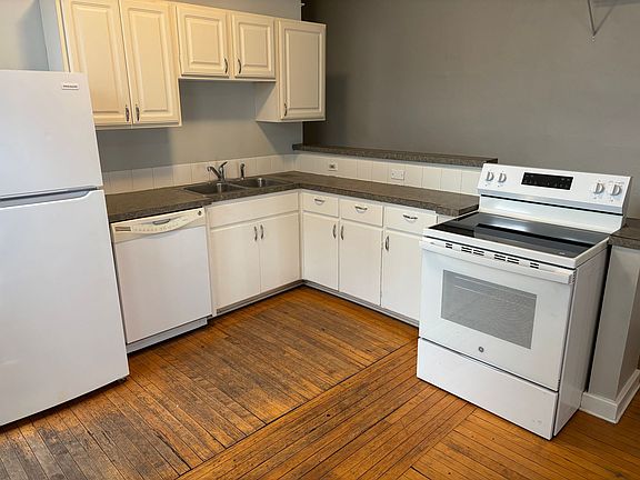 2nd image of 1620-1622 Sherman St E #1E