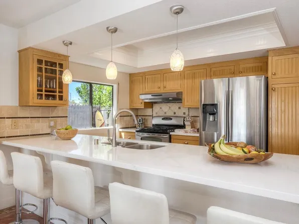 1532 Olive Ave, Vista, CA 92083