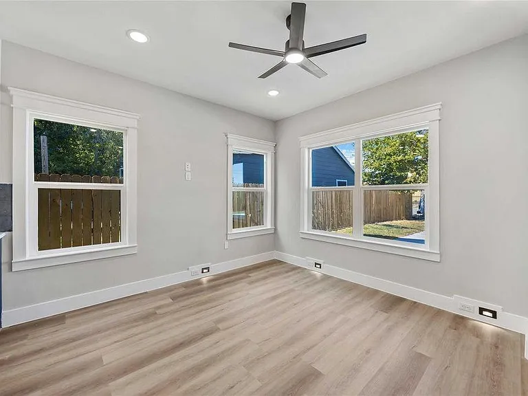 4624 Mayflower St #B — Photo 5