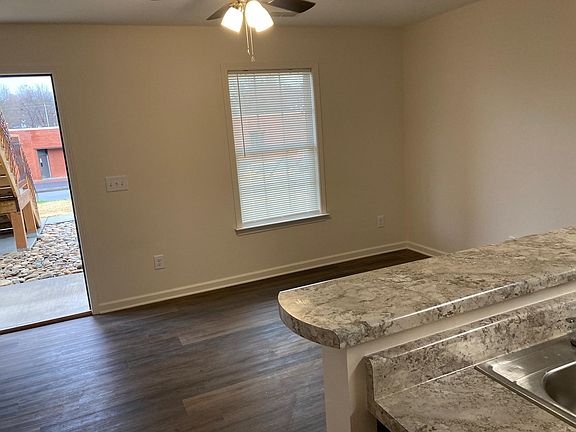3rd image of 112 E Chilhowie Ave APT 2