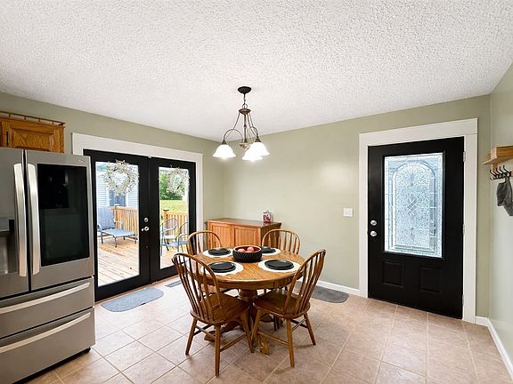 3rd image of 204 Ridgecrest St