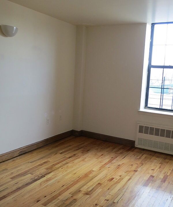 2nd image of 50 Greene Ave APT 3D