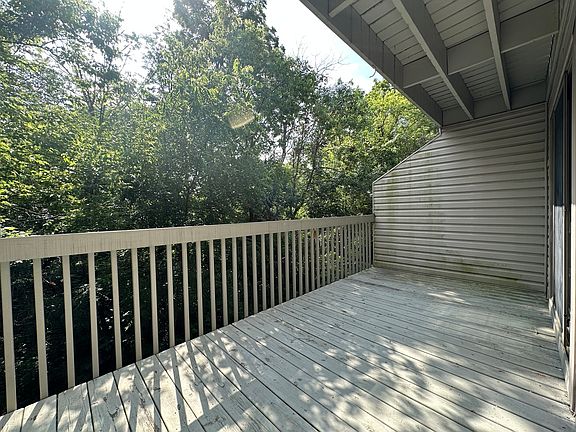 4th image of 1557 N Saint Marks Pl