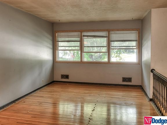 3rd image of 7406 S 52nd St